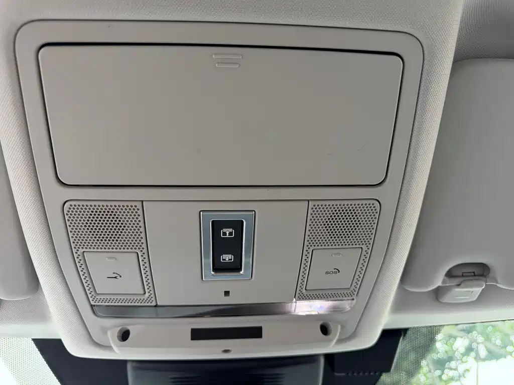 Land Rover Discovery Sport — фото 24