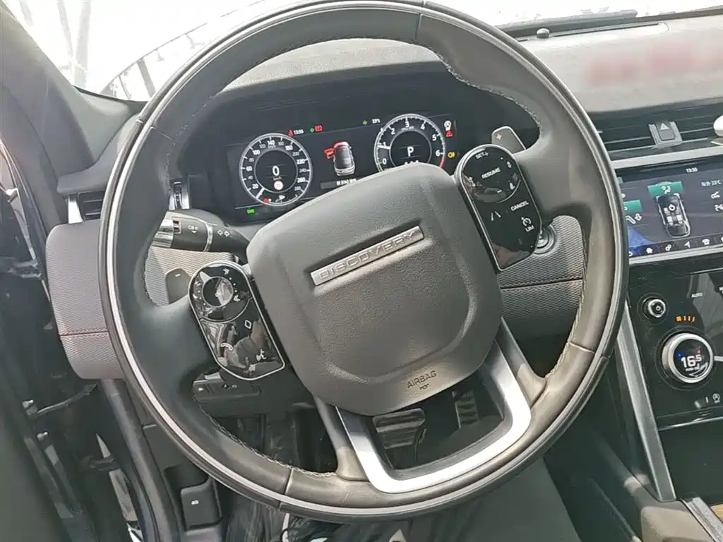 Land Rover Discovery Sport Hybrid — фото 11