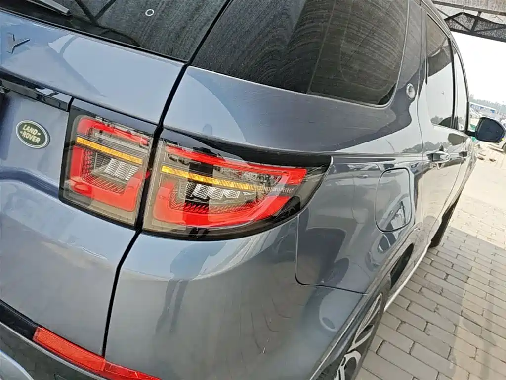 Land Rover Discovery Sport Hybrid — фото 8