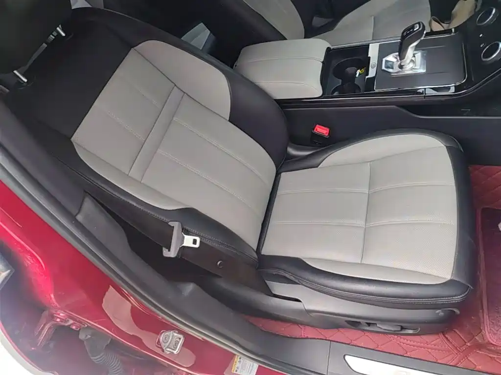 Land Rover Evoque — фото 25