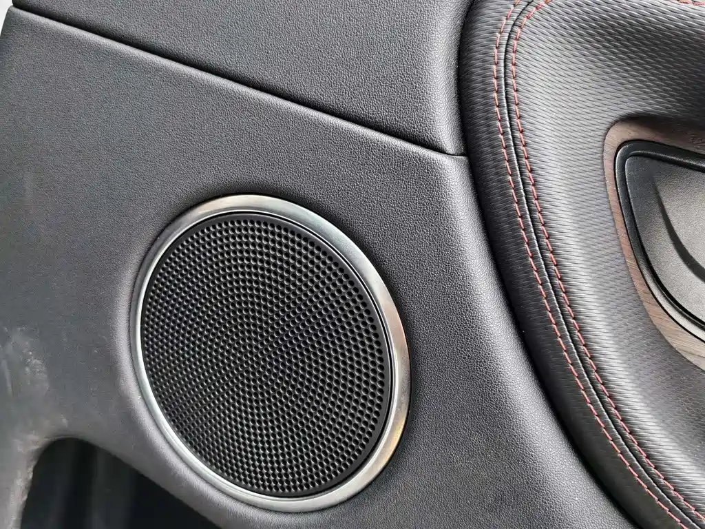 Land Rover Discovery Sport — фото 18
