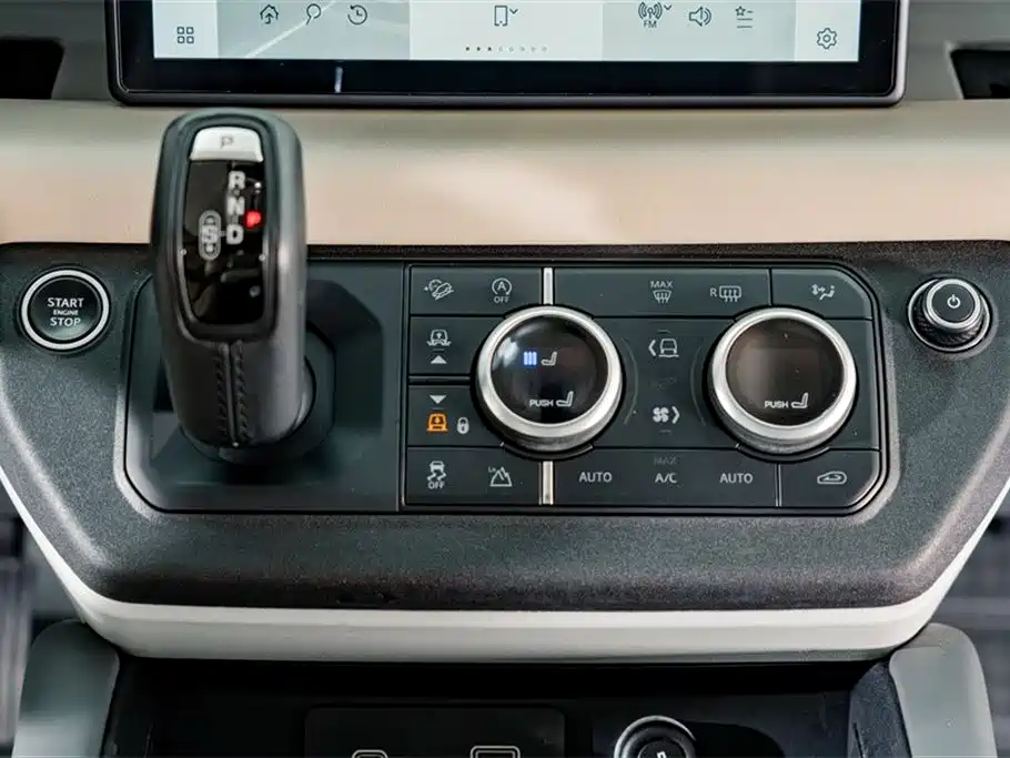 Land Rover Defender — фото 15