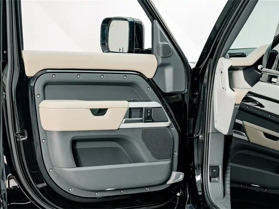 Land Rover Defender — фото 20