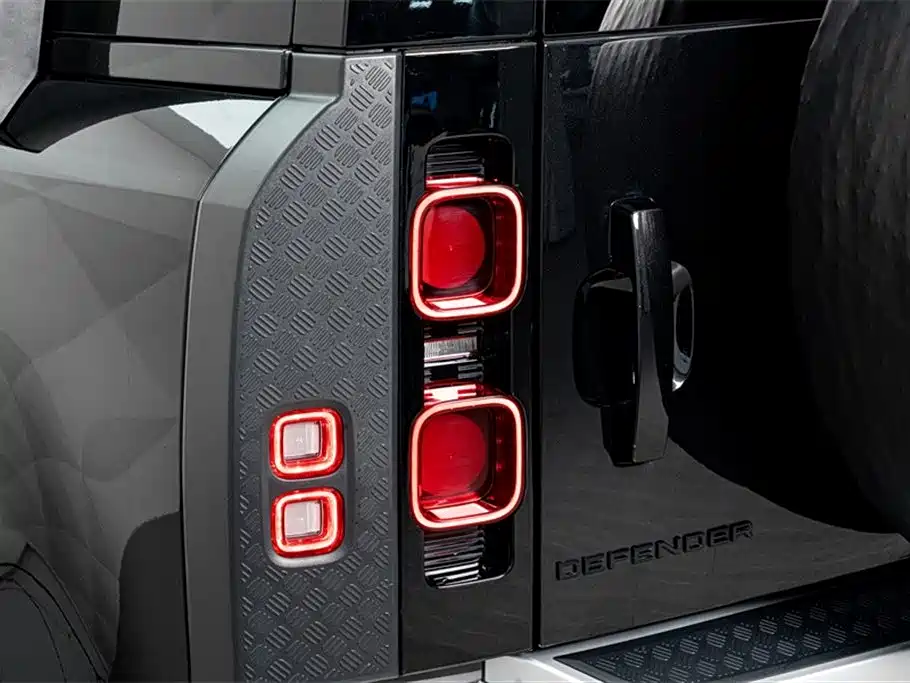 Land Rover Defender — фото 10