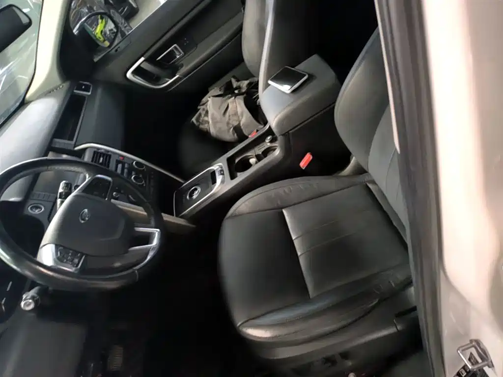 Land Rover Discovery Sport — фото 15