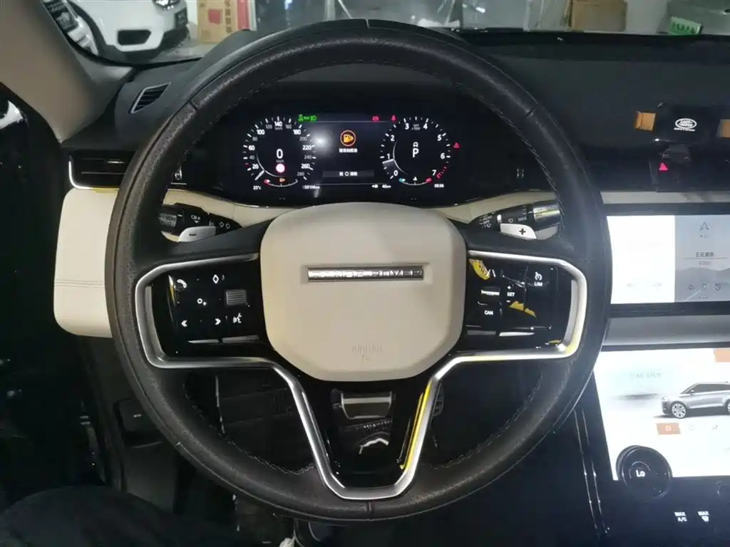 Land Rover Evoque — фото 11