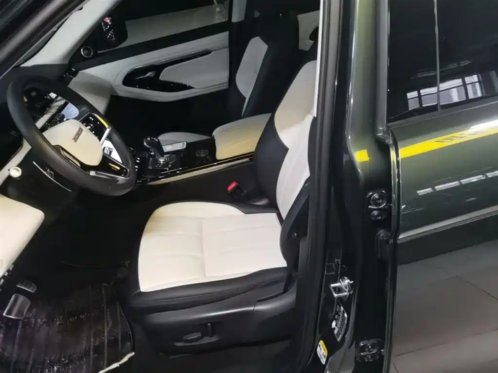 Land Rover Evoque — фото 15