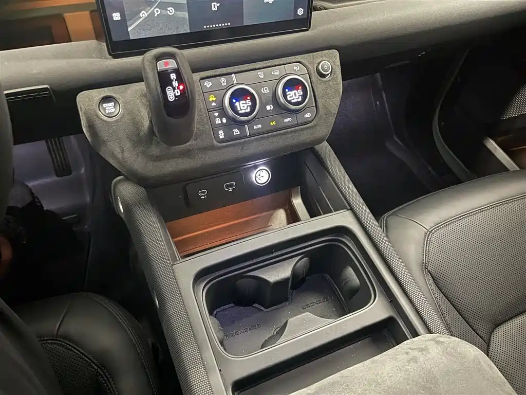 Land Rover Defender — фото 14