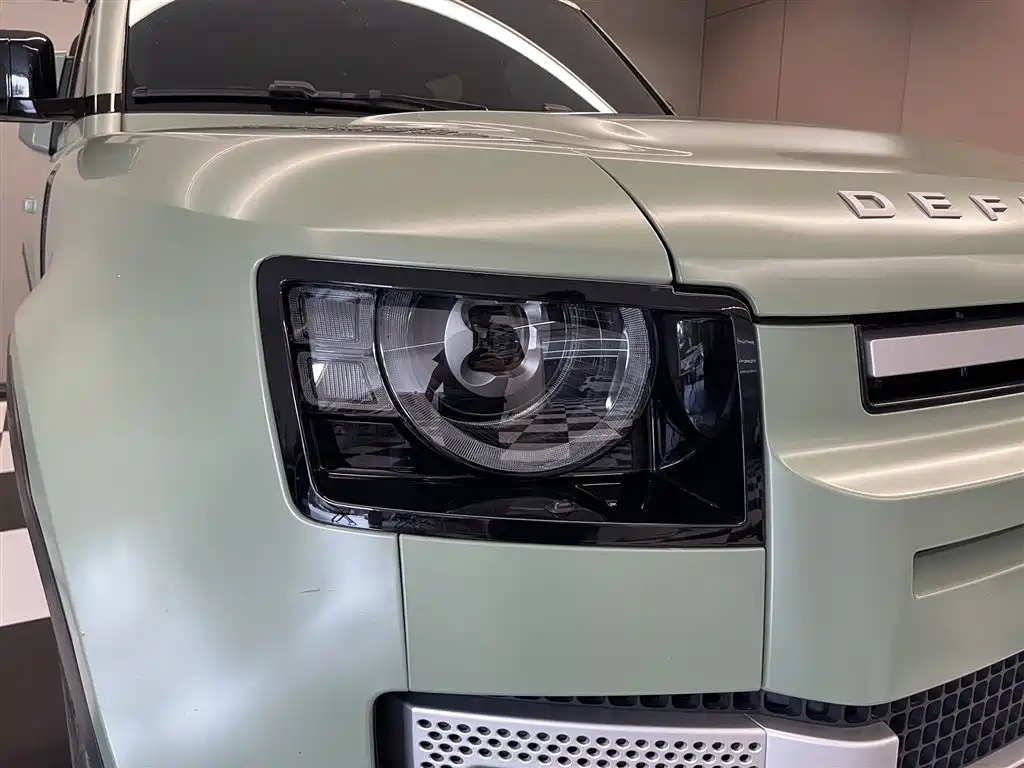 Land Rover Defender — фото 10