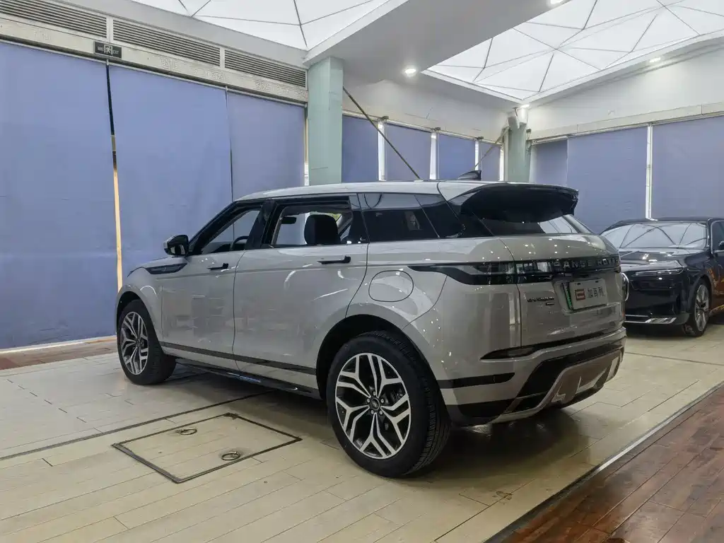 Land Rover Evoque PHEV — фото 18