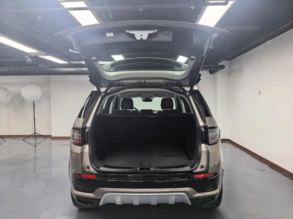 Land Rover Discovery Sport Hybrid — фото 9