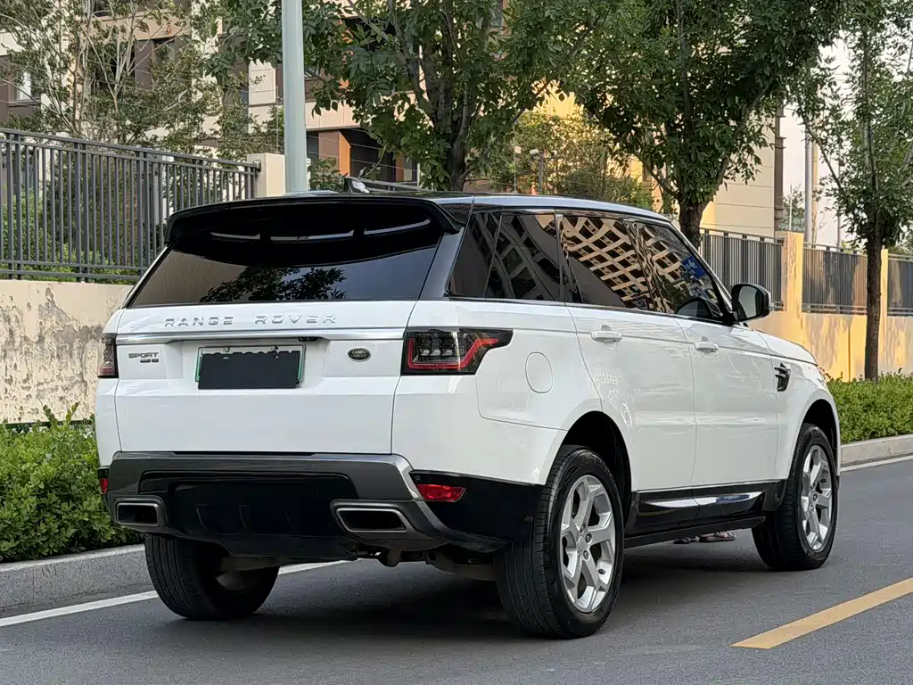 Land Rover Sport PHEV — фото 7