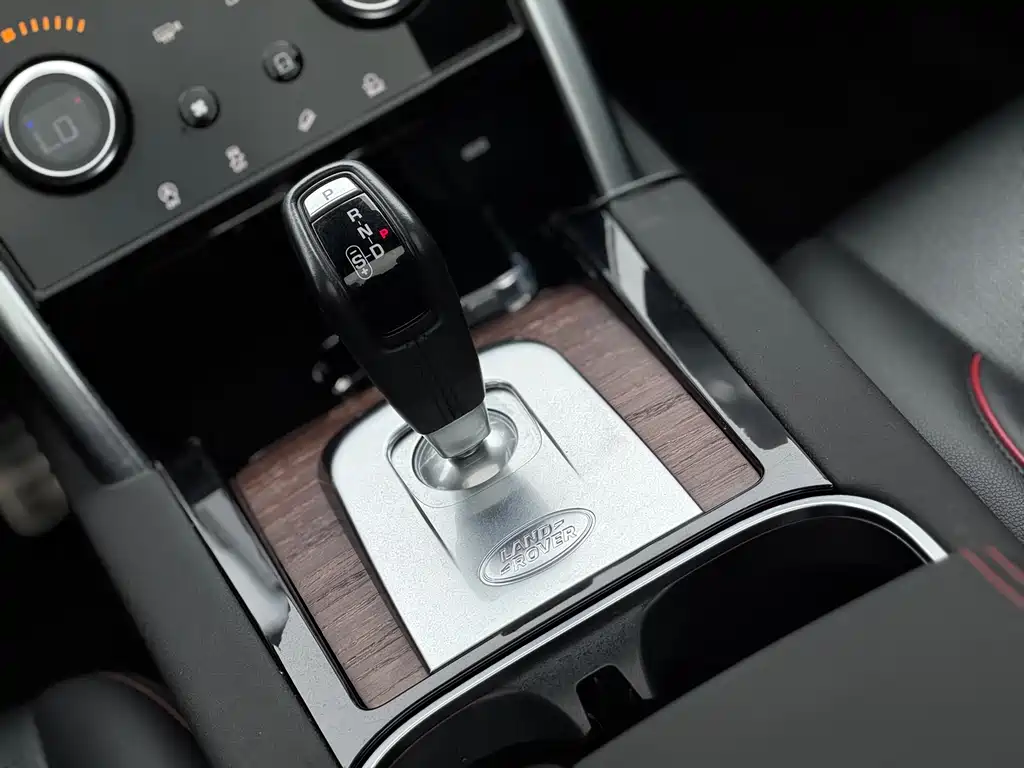 Land Rover Discovery Sport — фото 13