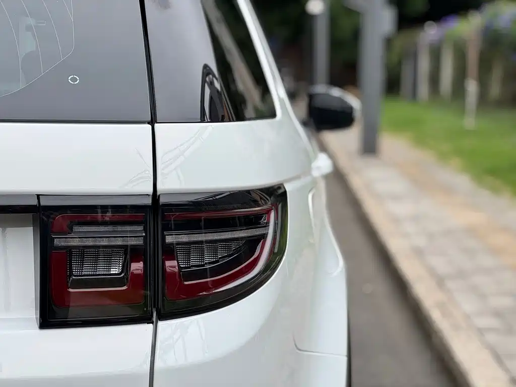 Land Rover Discovery Sport — фото 20