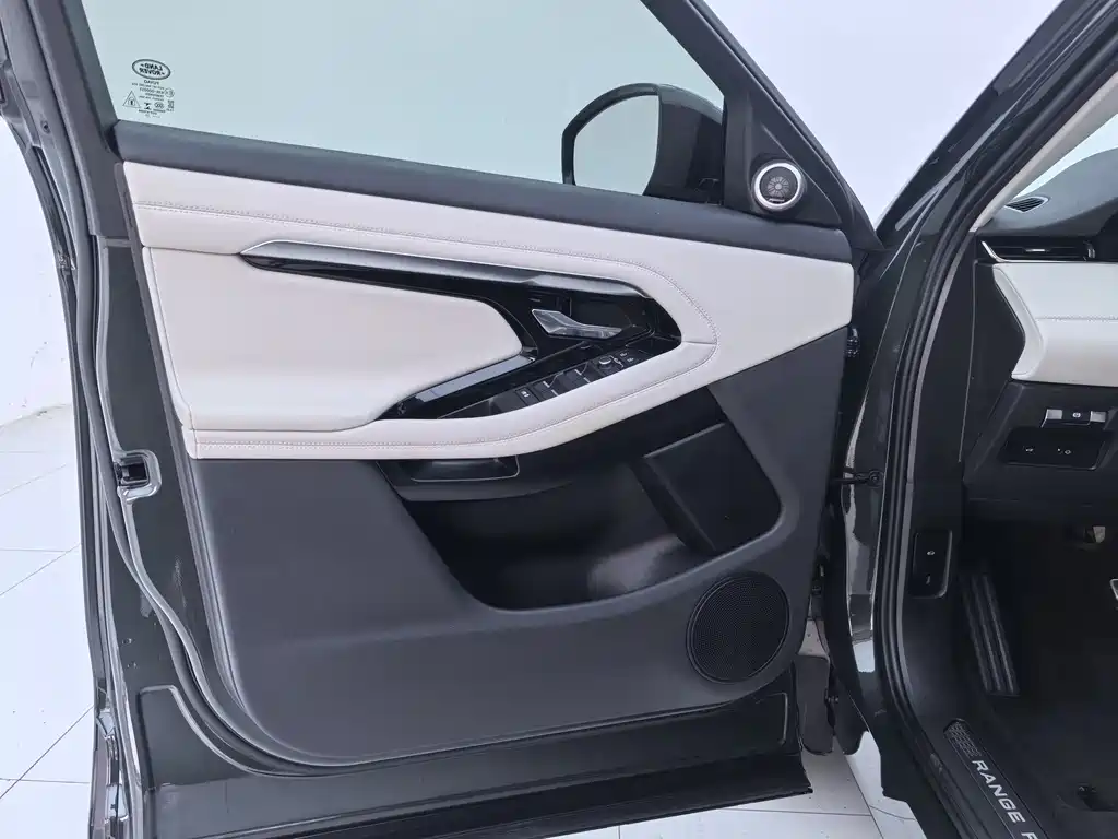 Land Rover Evoque — фото 14