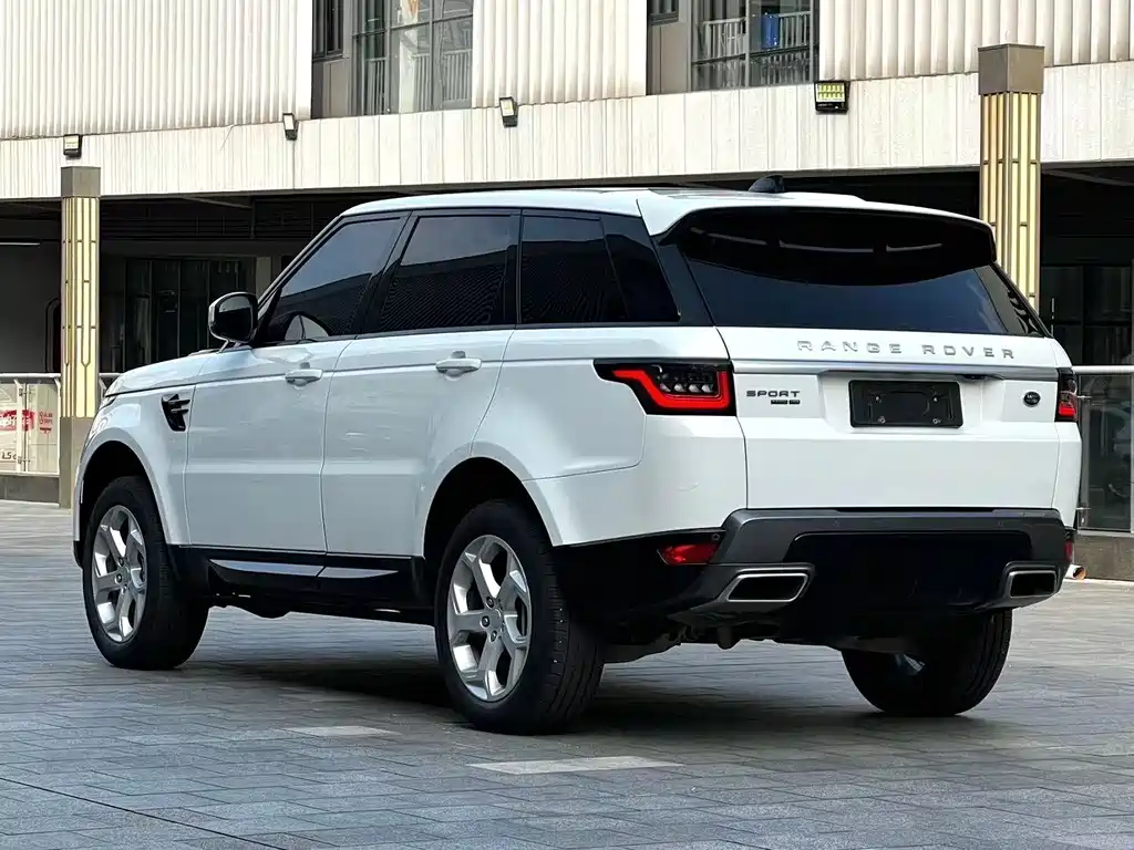 Land Rover Sport PHEV — фото 8