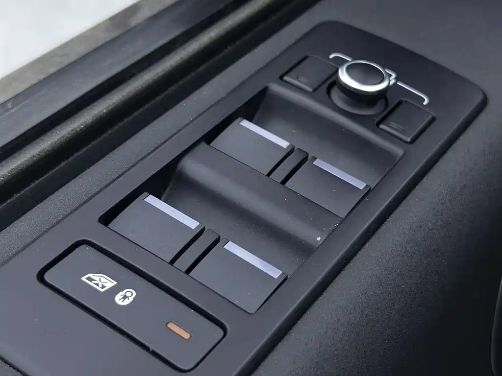 Land Rover Discovery — фото 10