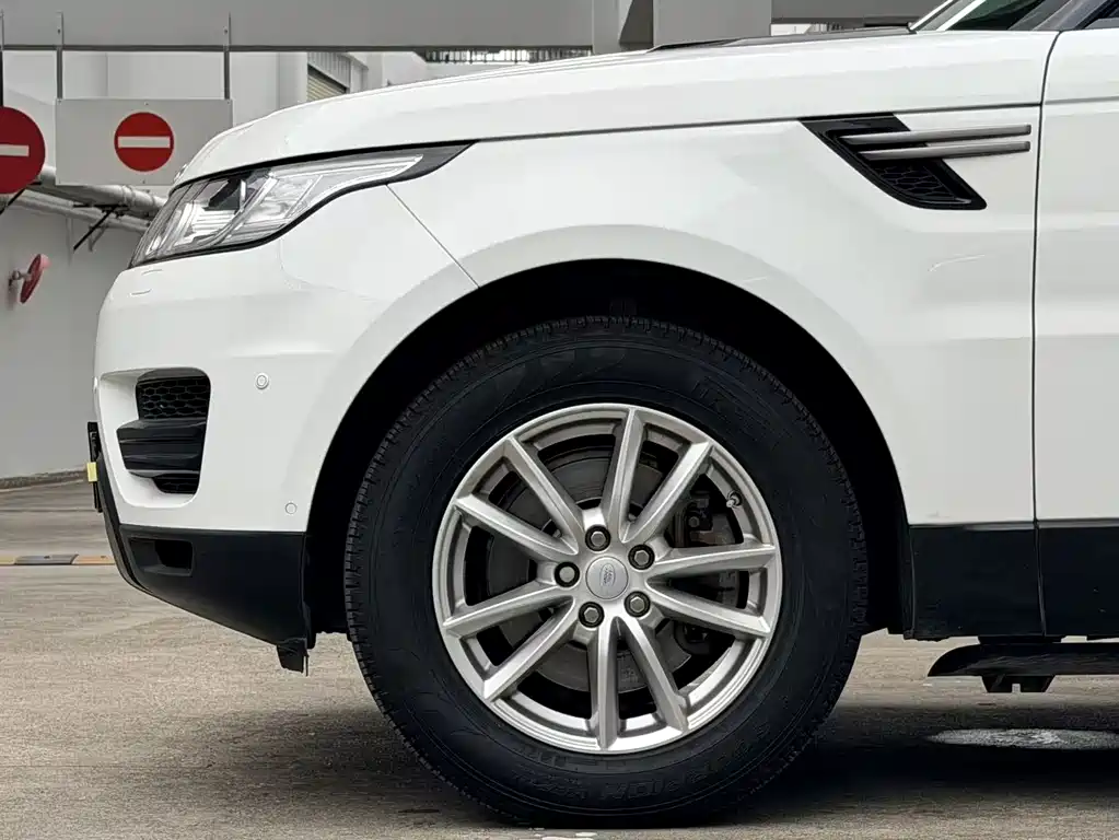 Land Rover Sport — фото 11