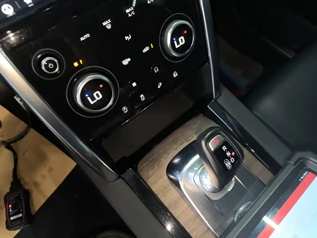 Land Rover Discovery Sport — фото 14