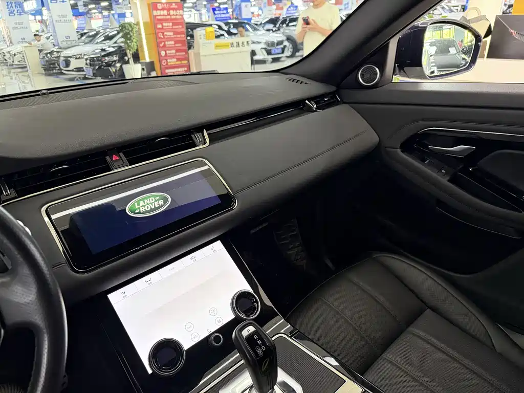 Land Rover Evoque — фото 13