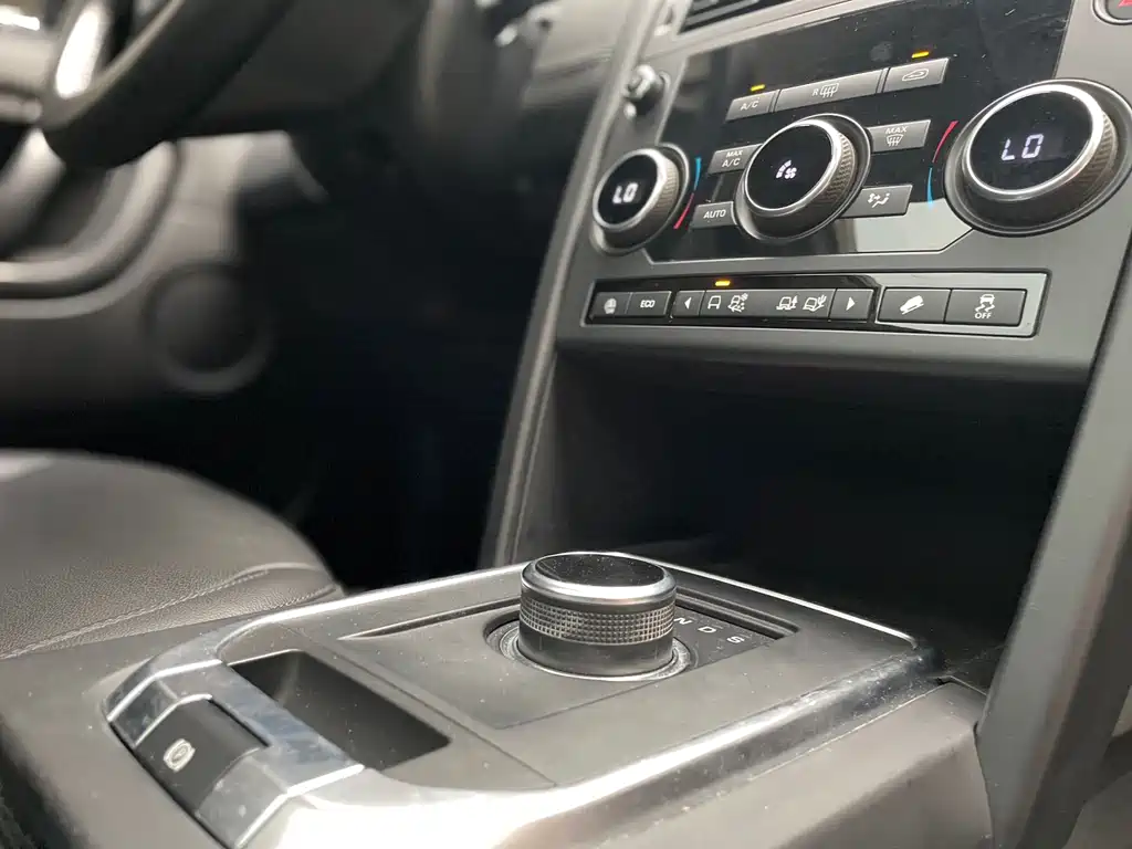 Land Rover Discovery Sport — фото 11