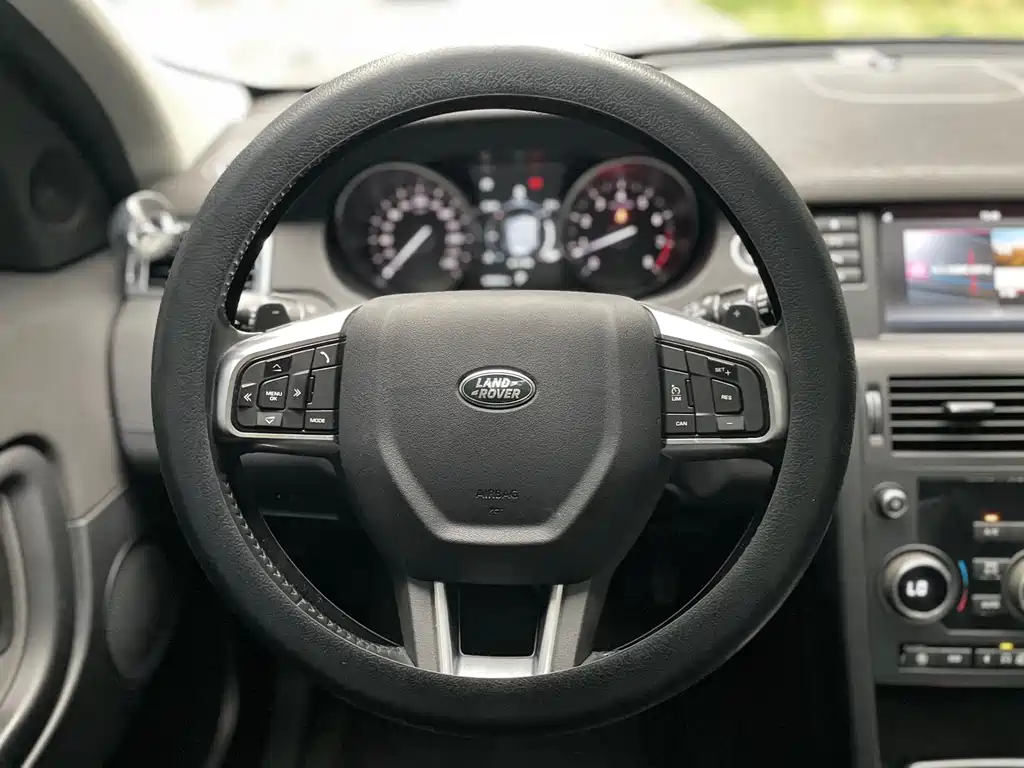 Land Rover Discovery Sport — фото 15