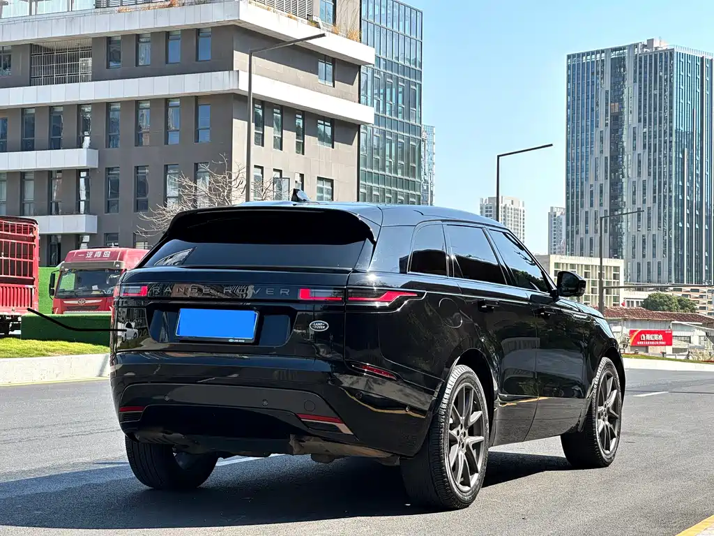 Land Rover Velar — фото 11