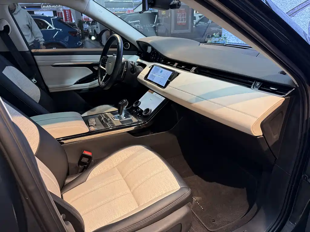 Land Rover Evoque — фото 14