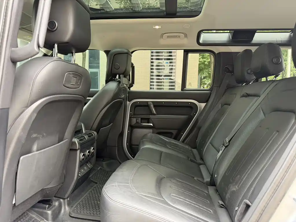 Land Rover Defender — фото 10