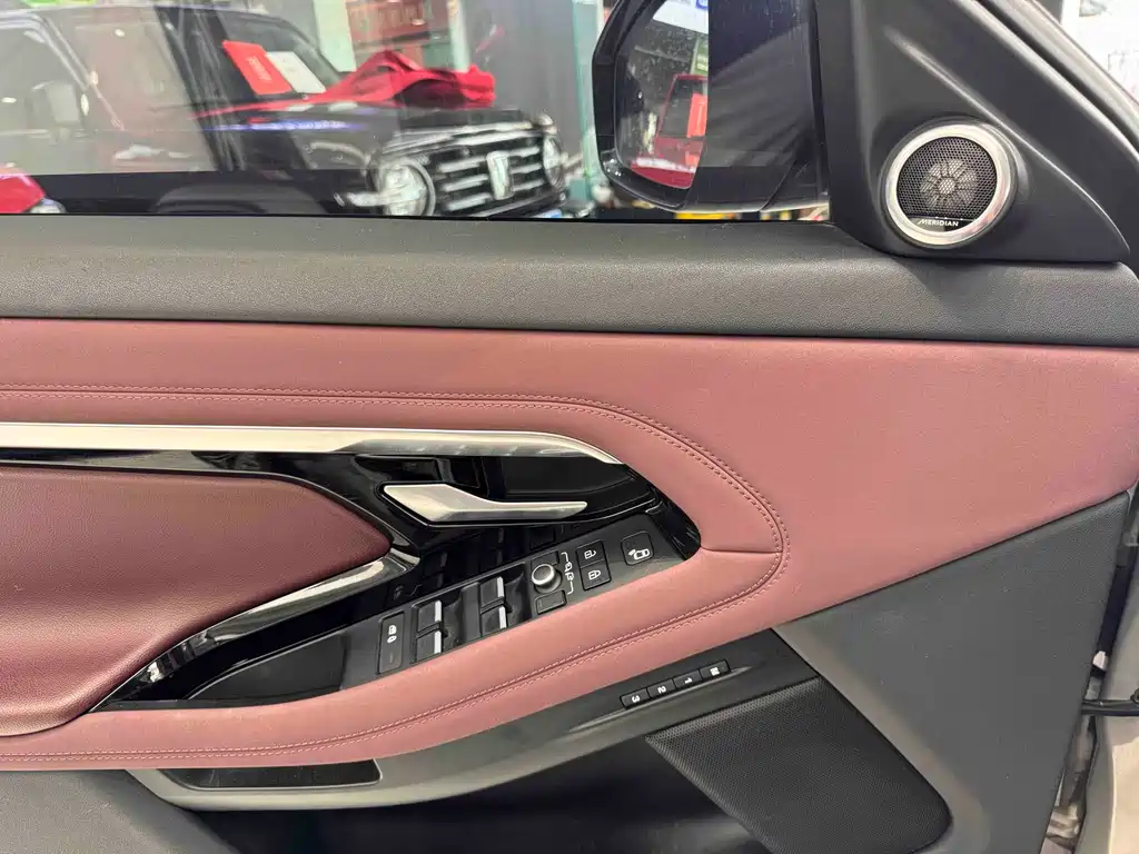 Land Rover Evoque — фото 24