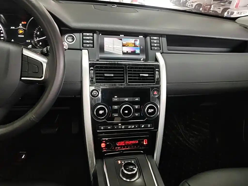 Land Rover Discovery Sport — фото 13