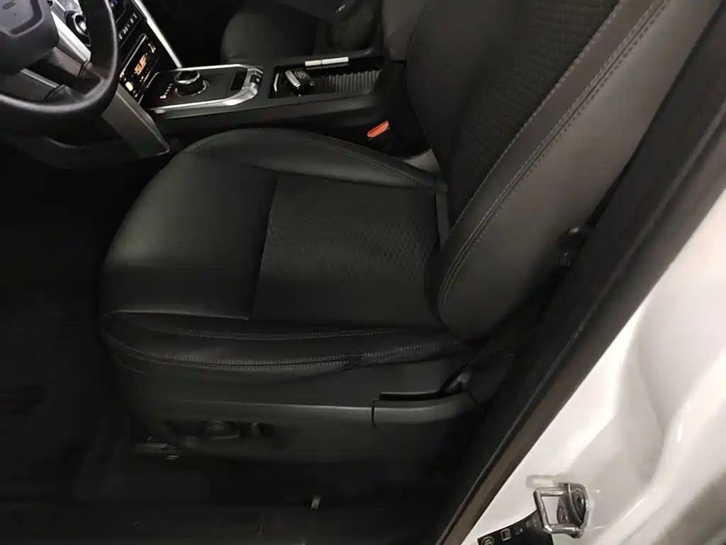 Land Rover Discovery Sport — фото 15