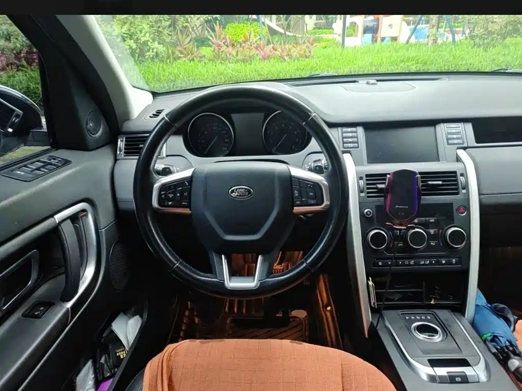 Land Rover Discovery Sport — фото 13