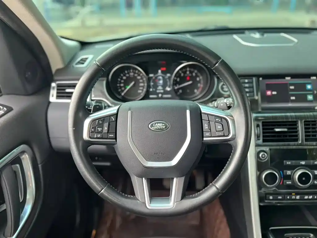 Land Rover Discovery Sport — фото 11