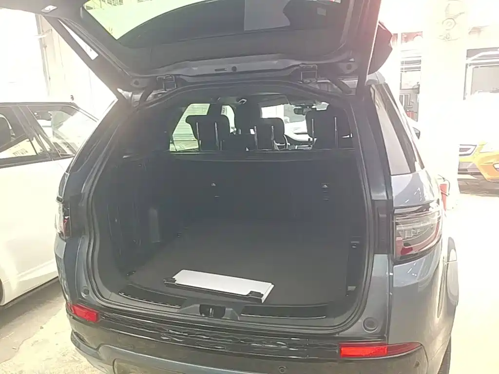 Land Rover Discovery Sport — фото 19