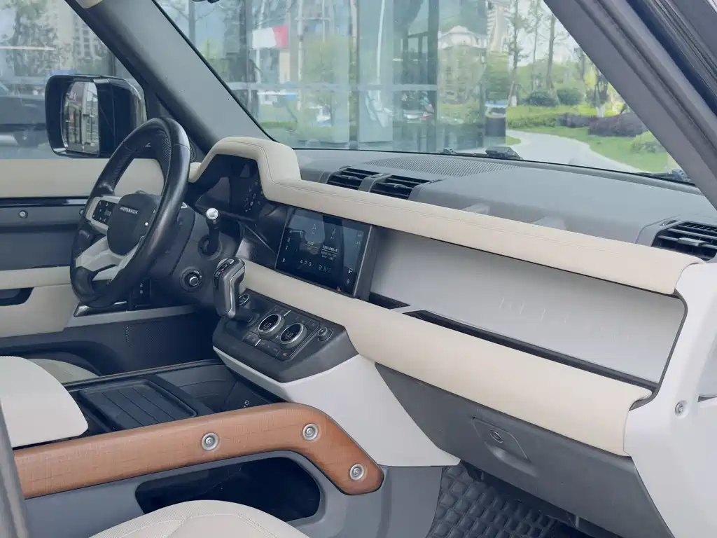 Land Rover Defender — фото 15