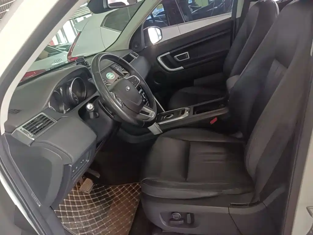 Land Rover Discovery Sport — фото 15