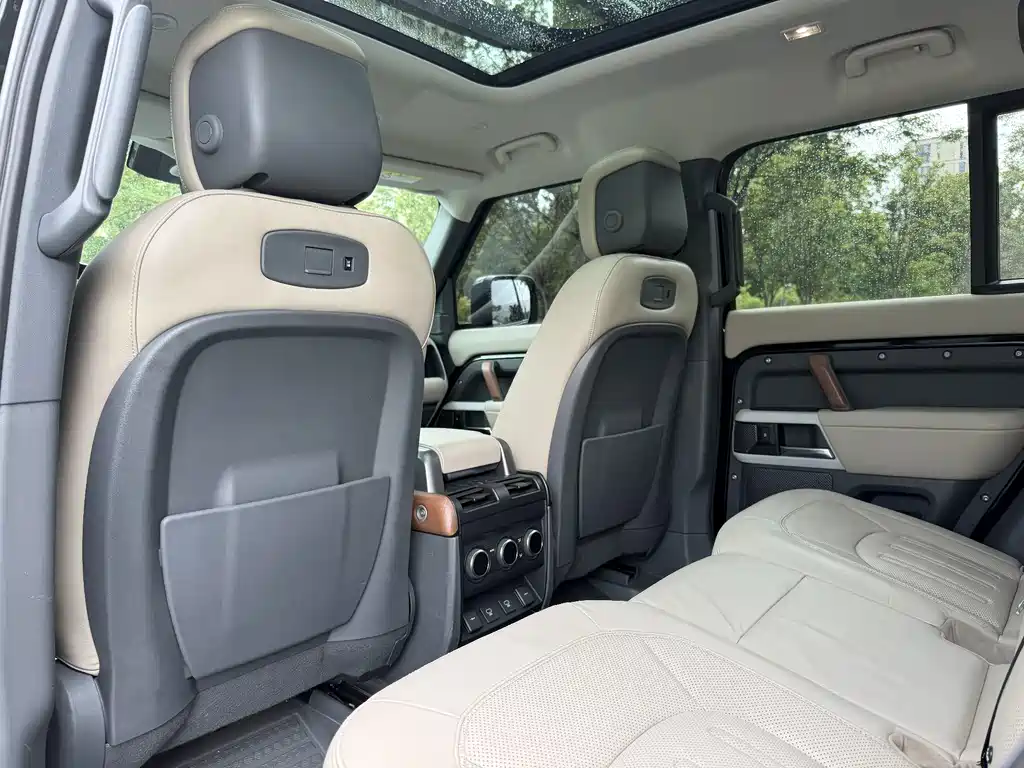 Land Rover Defender — фото 13