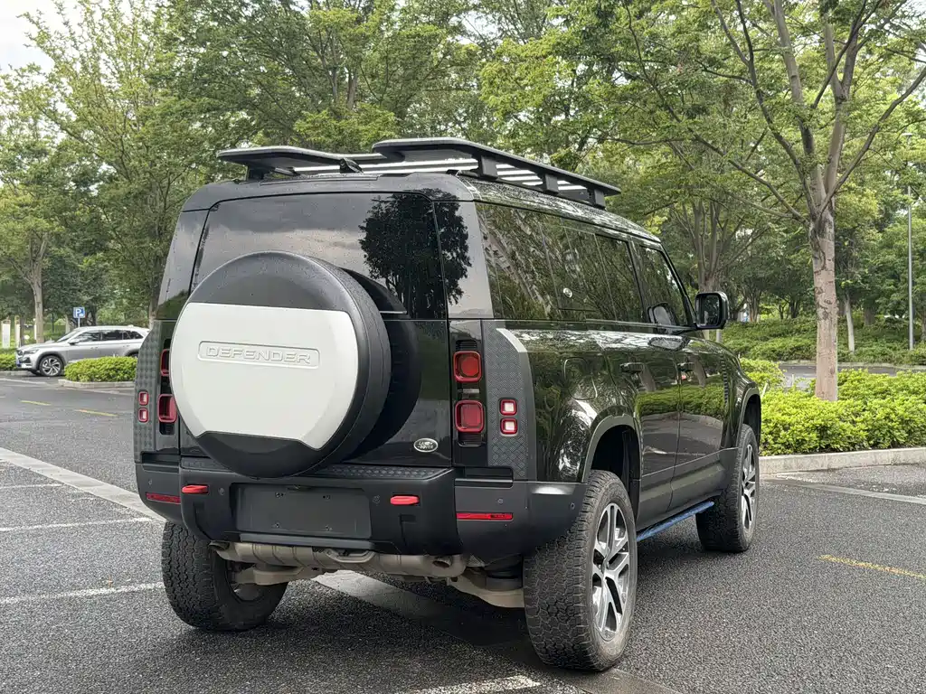 Land Rover Defender — фото 15