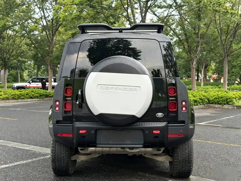Land Rover Defender — фото 16