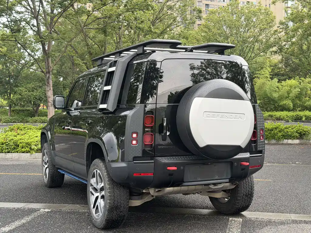 Land Rover Defender — фото 17