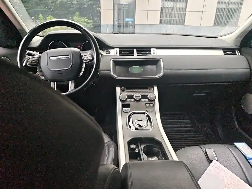 Land Rover Evoque — фото 13