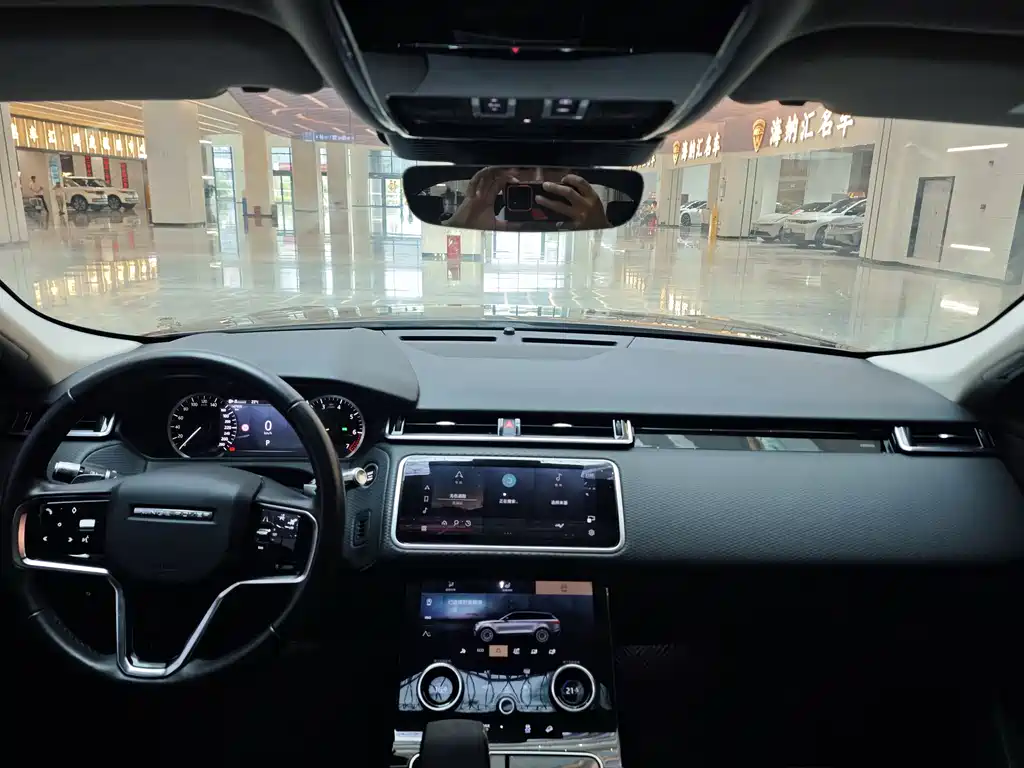 Land Rover Velar — фото 14