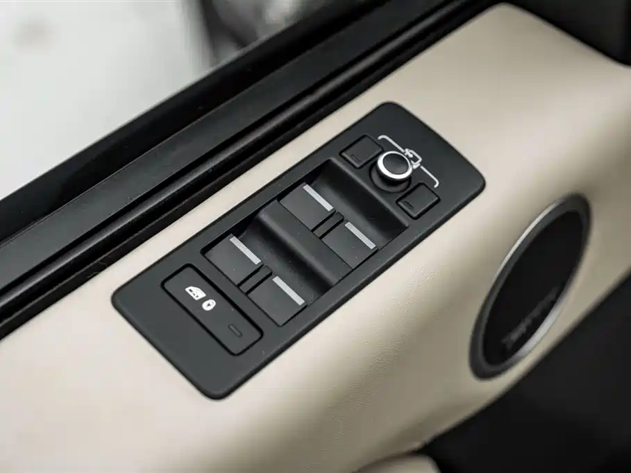 Land Rover Discovery — фото 18