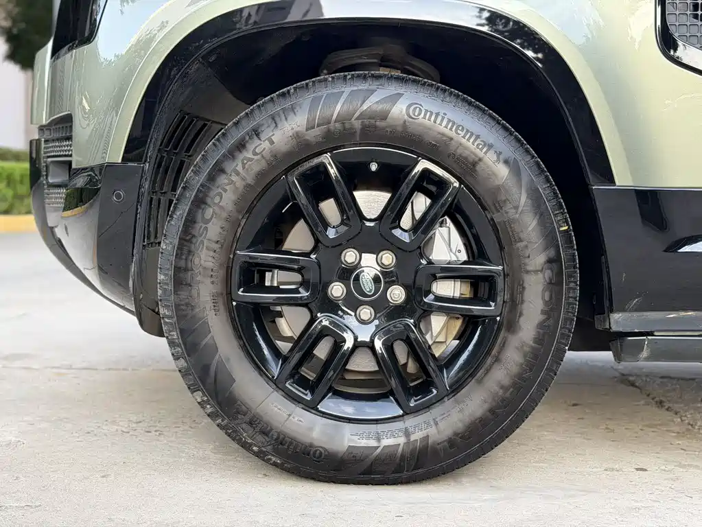 Land Rover Defender — фото 17