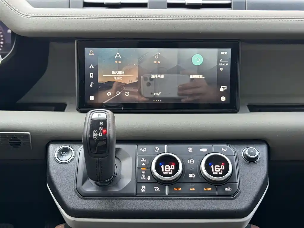 Land Rover Defender — фото 10