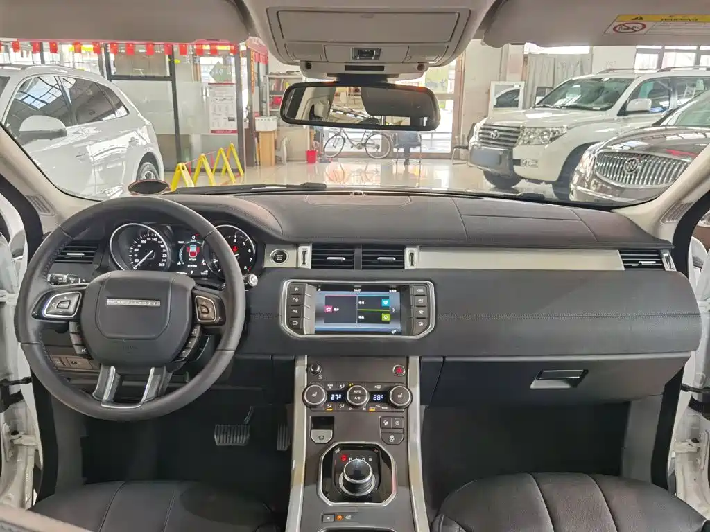 Land Rover Evoque — фото 14
