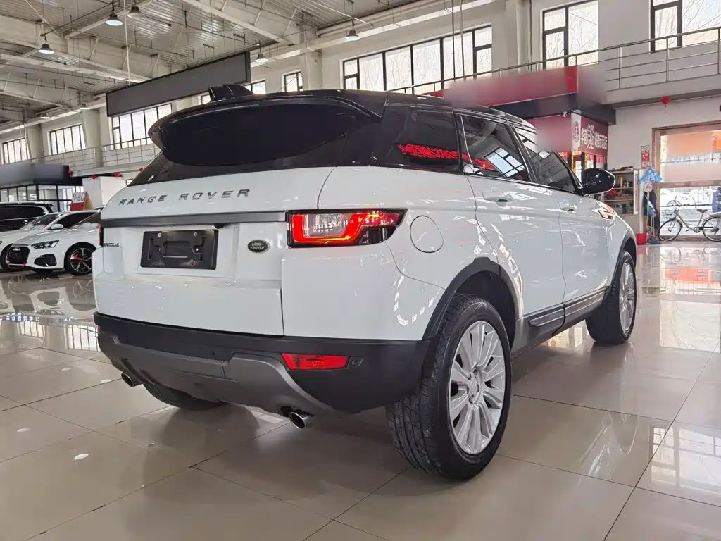 Land Rover Evoque — фото 24