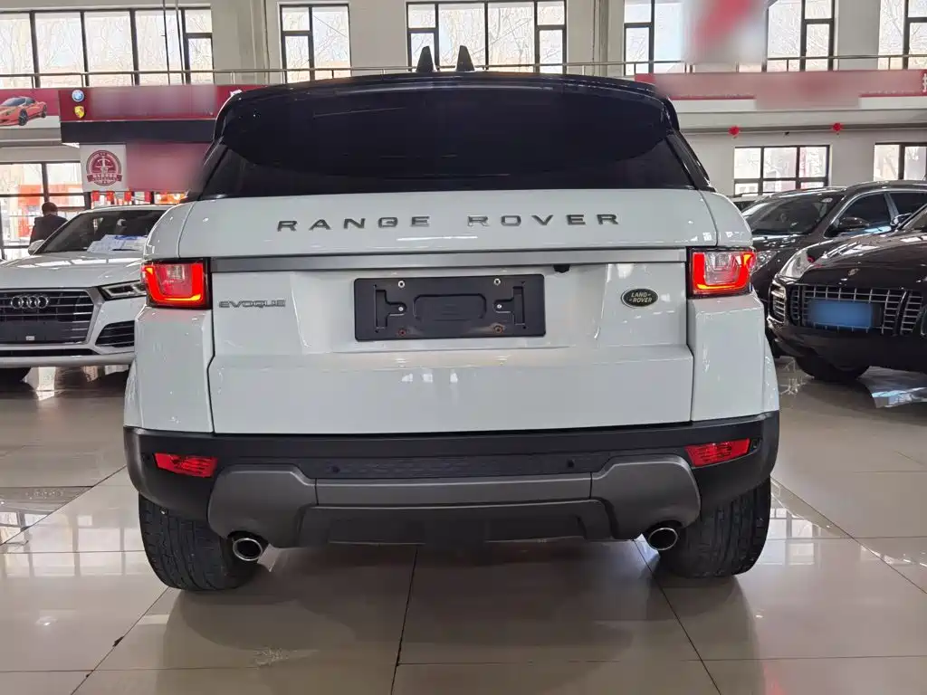Land Rover Evoque — фото 25