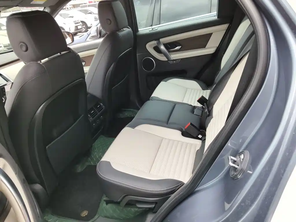 Land Rover Discovery Sport — фото 13
